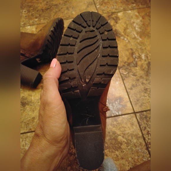 Brown/ tan leather ankle booties - Picture 3 of 4